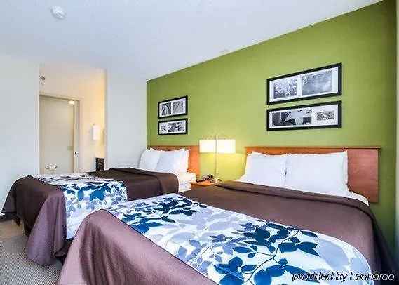 Sleep Midway Airport 4*