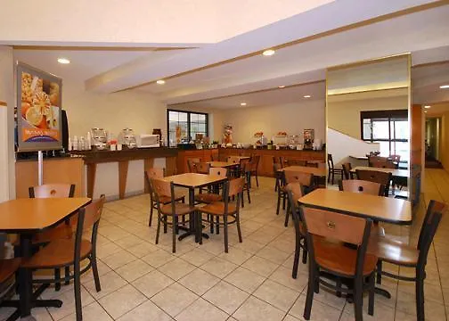 Inn Sleep Midway Airport 4*